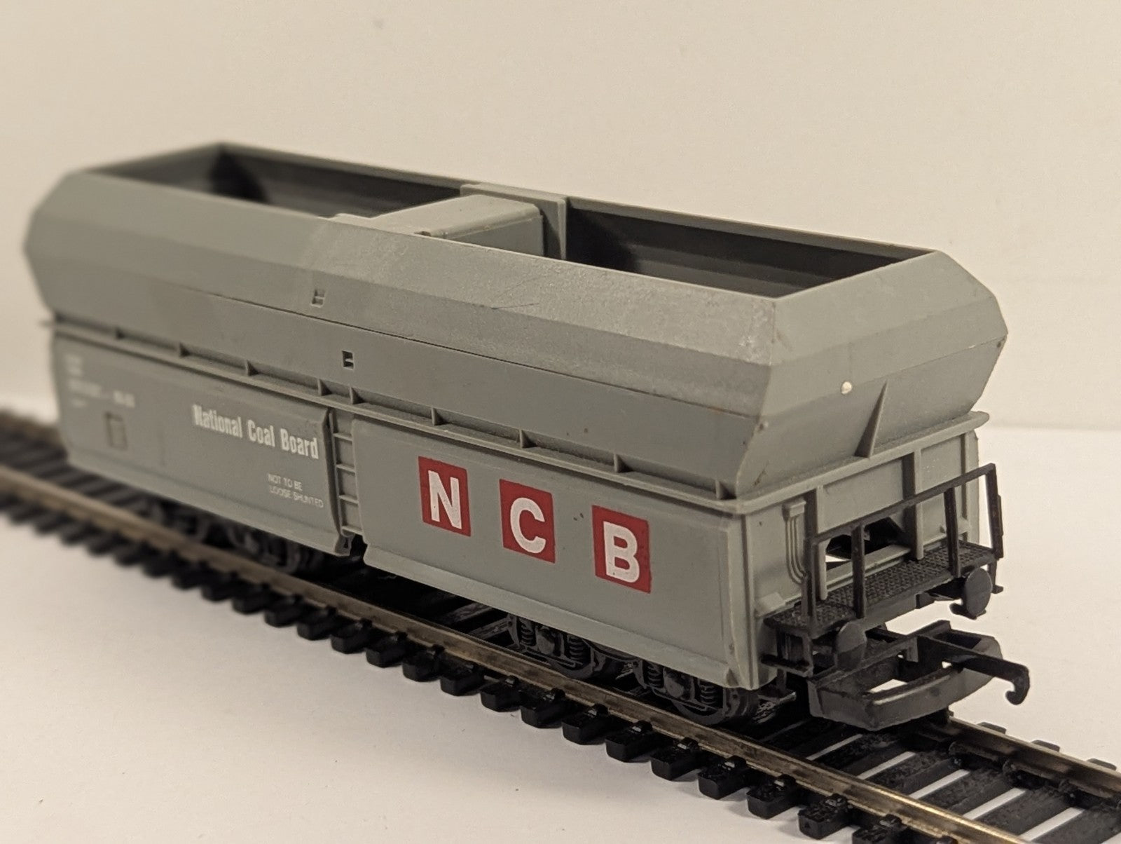 Lima HO Gauge 305615 NCB National Coal Board Fad 167 Bogie Hopper Wagon