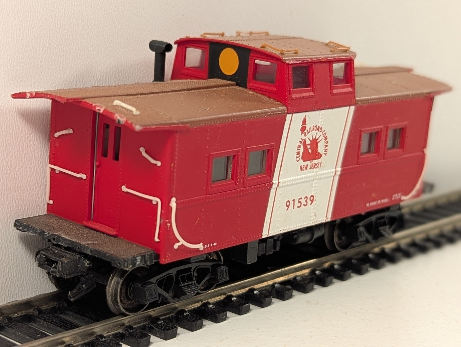 Life Like HO Gauge New Jersey Cupola Caboose