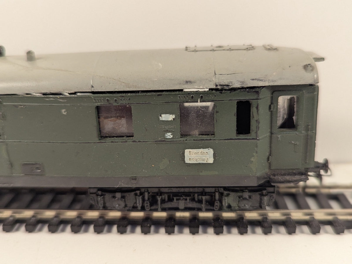 Schicht HO Gauge DR Bogie Baggage Wagon – Slightly Damaged