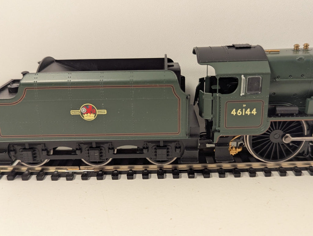 Hornby R2729 OO Gauge Royal Scot 4-6-0 - missing front and rear couplings DCC