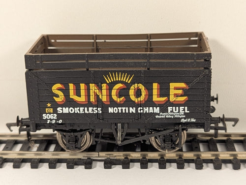 Bachmann Branchline OO Gauge Suncole 7 Plank Wagon with Coke Rails