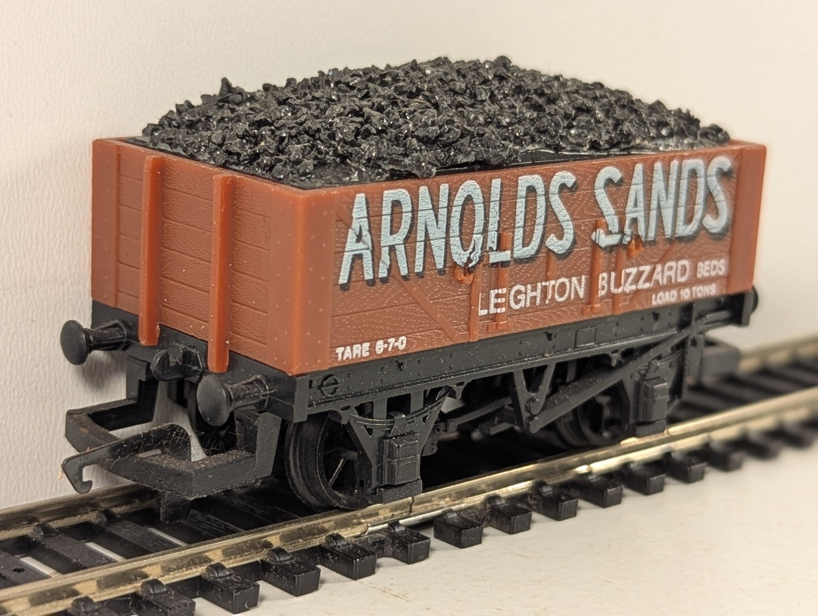 Hornby OO Gauge Arnolds Sands 5-Plank Wagon Open Wagon