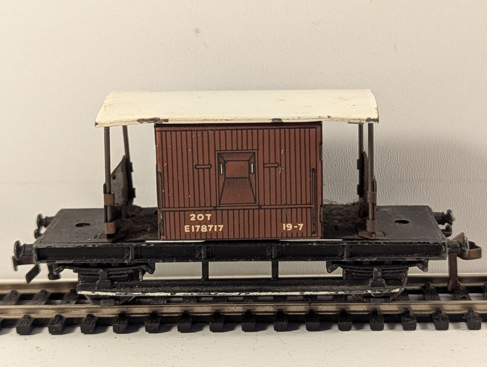 Hornby Dublo BR 20 Ton Goods Brake Van OO Gauge
