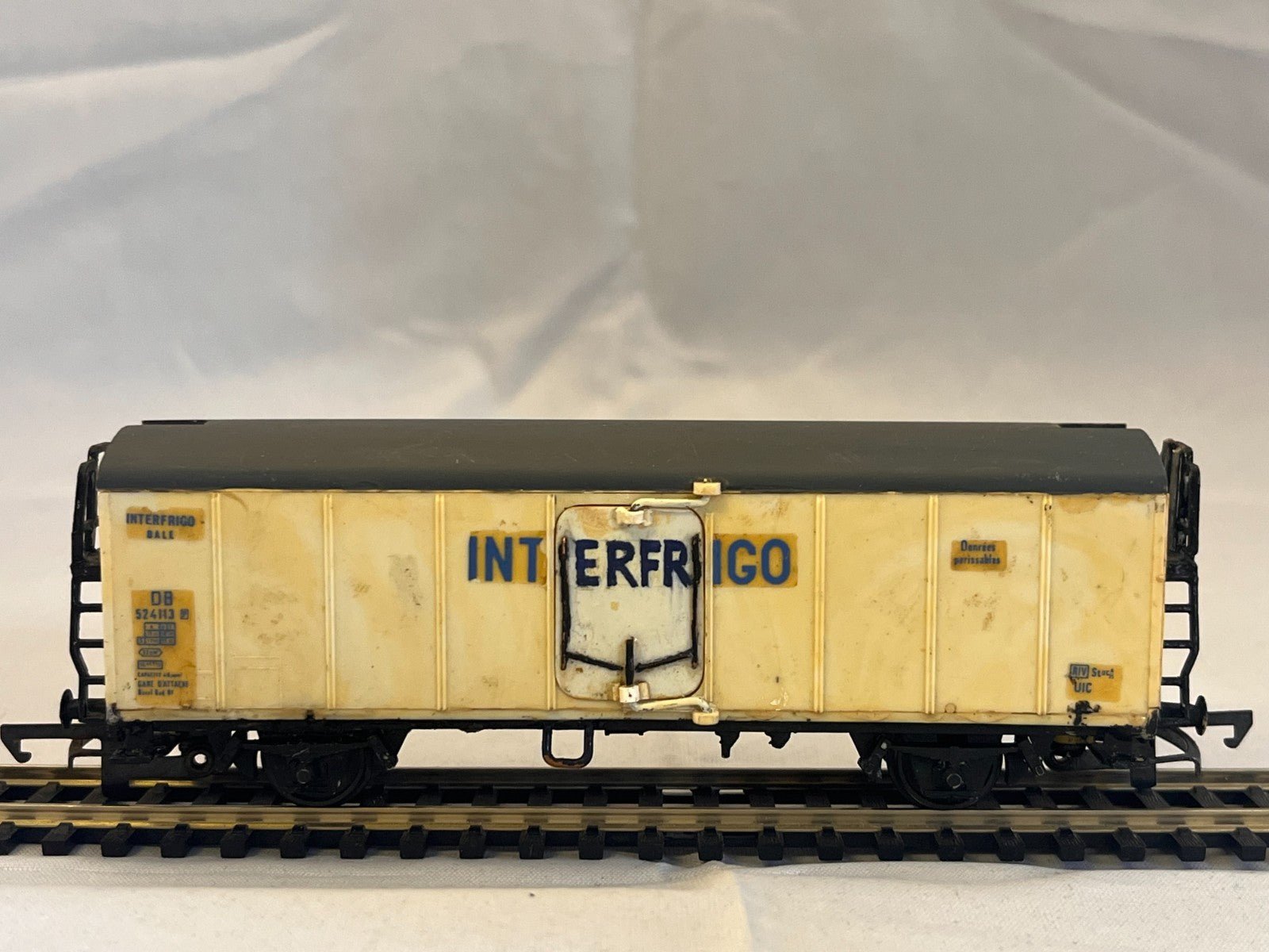Dapol Kitmaster OO Gauge Interfrigo Refrigerated Van Wagon