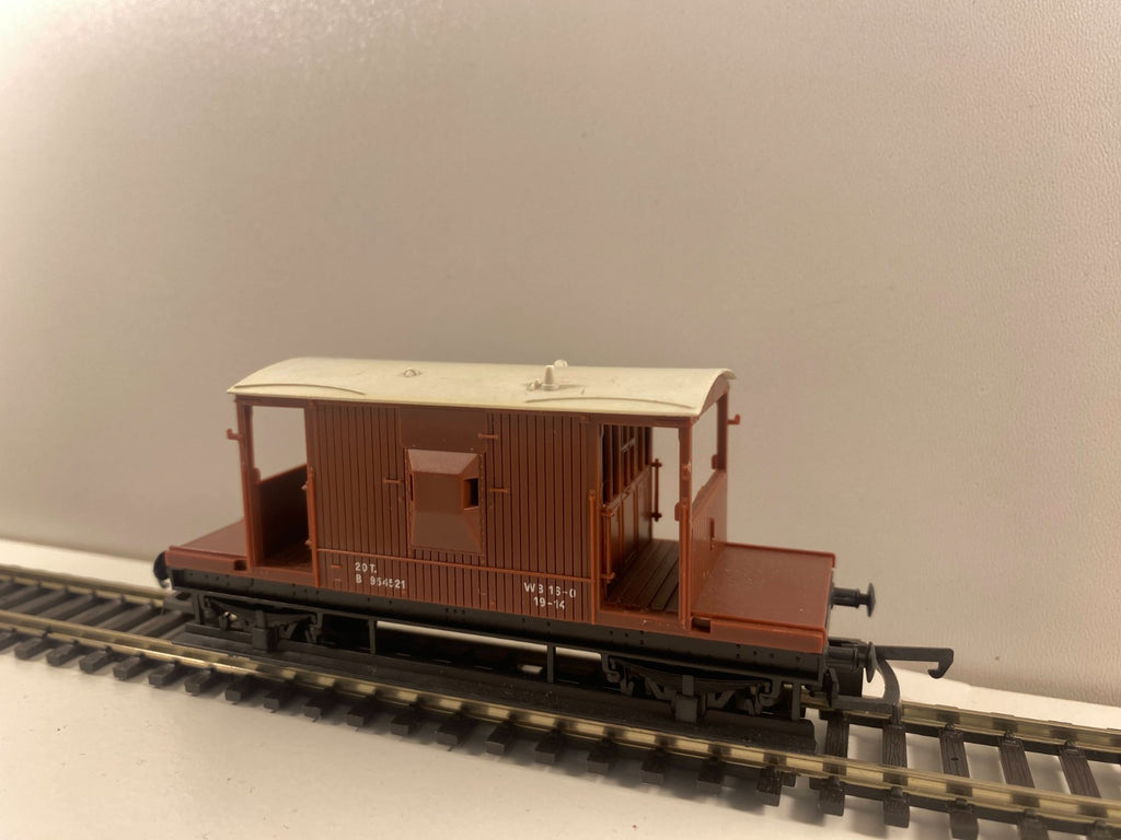 Lima 305620W BR 20-Ton Brake Van No. B954521 – Brown – OO Gauge