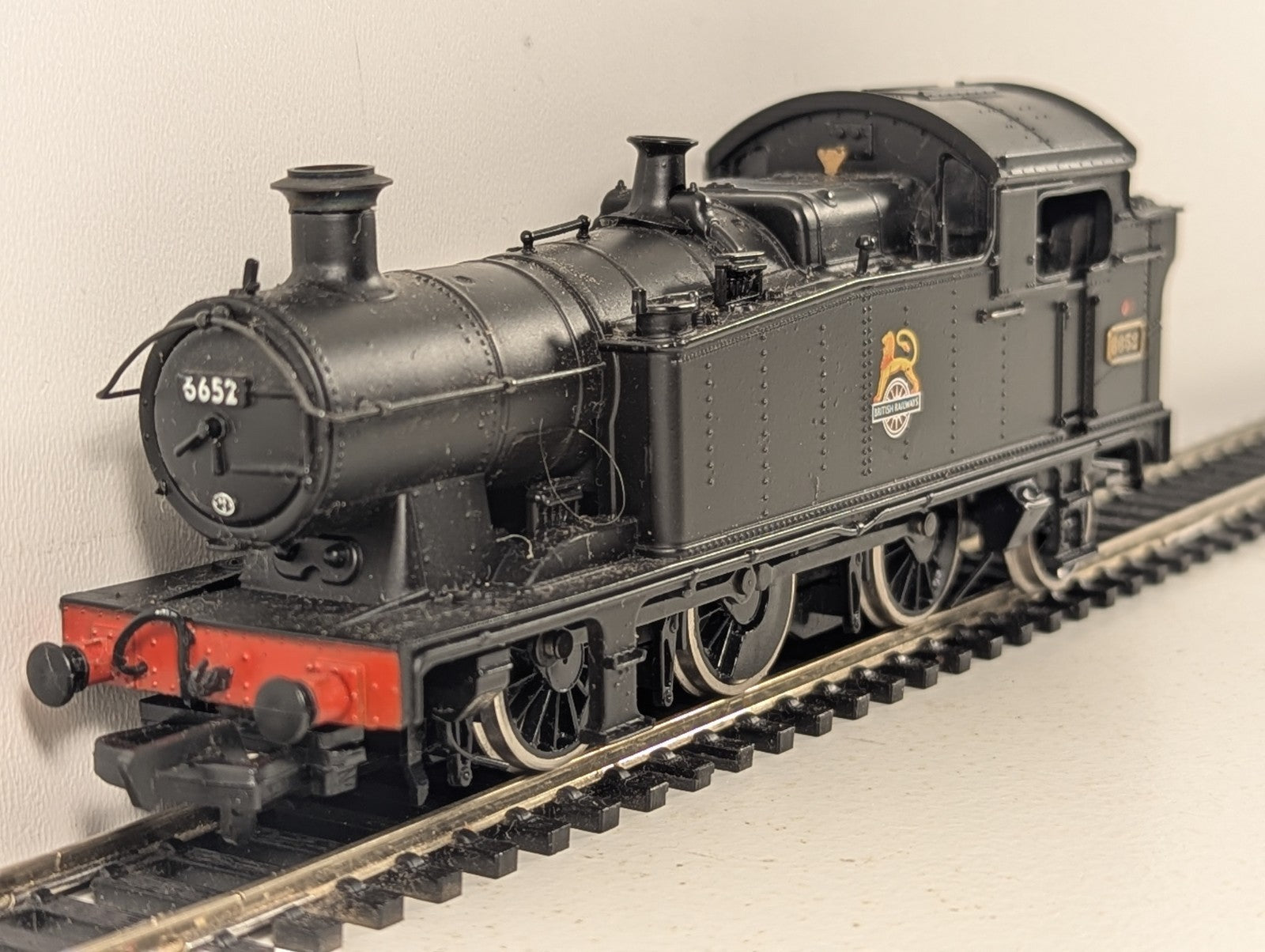 Mainline OO Gauge Class 6600 0-6-2T Steam Locomotive 6652 BR Black