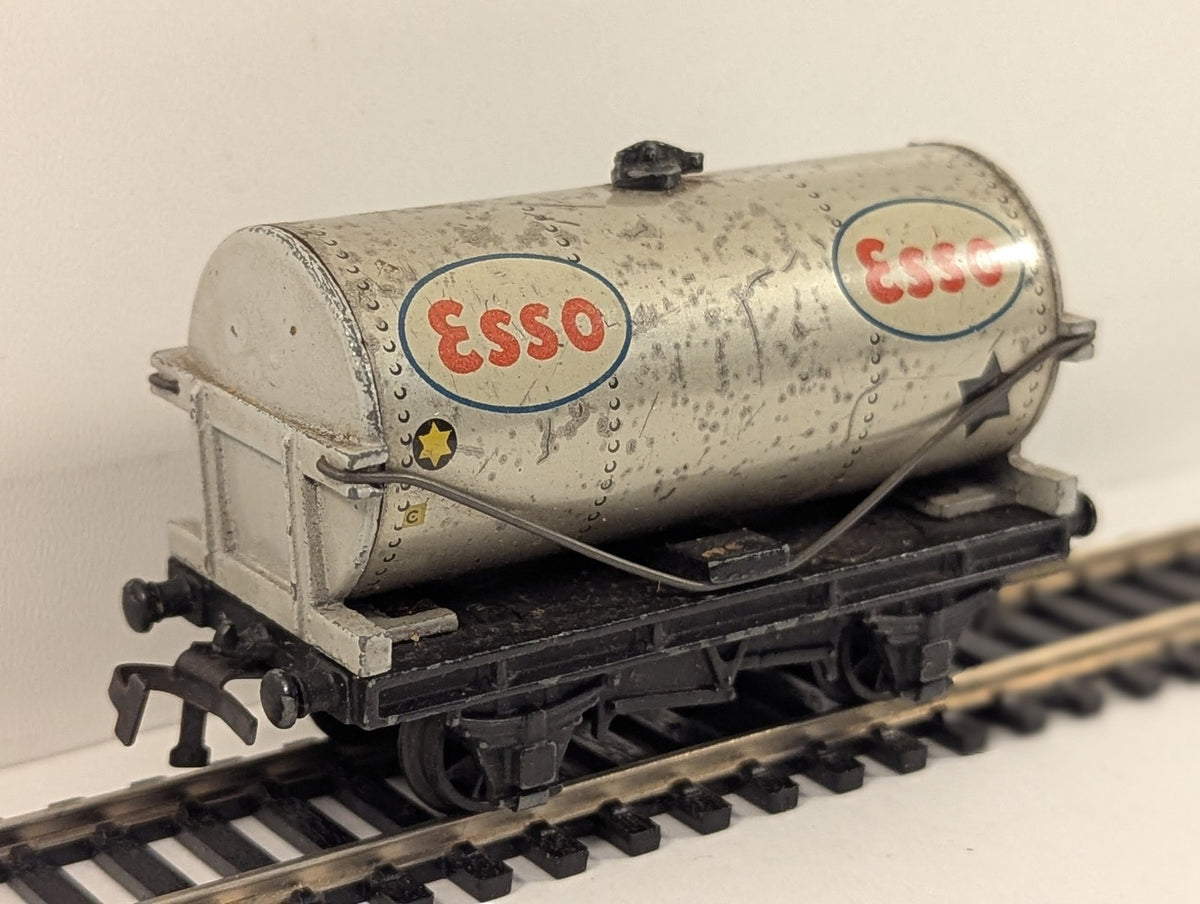 Hornby Dublo OO Gauge Esso Petrol Tank Wagon Goods Wagon Esso Silver D1