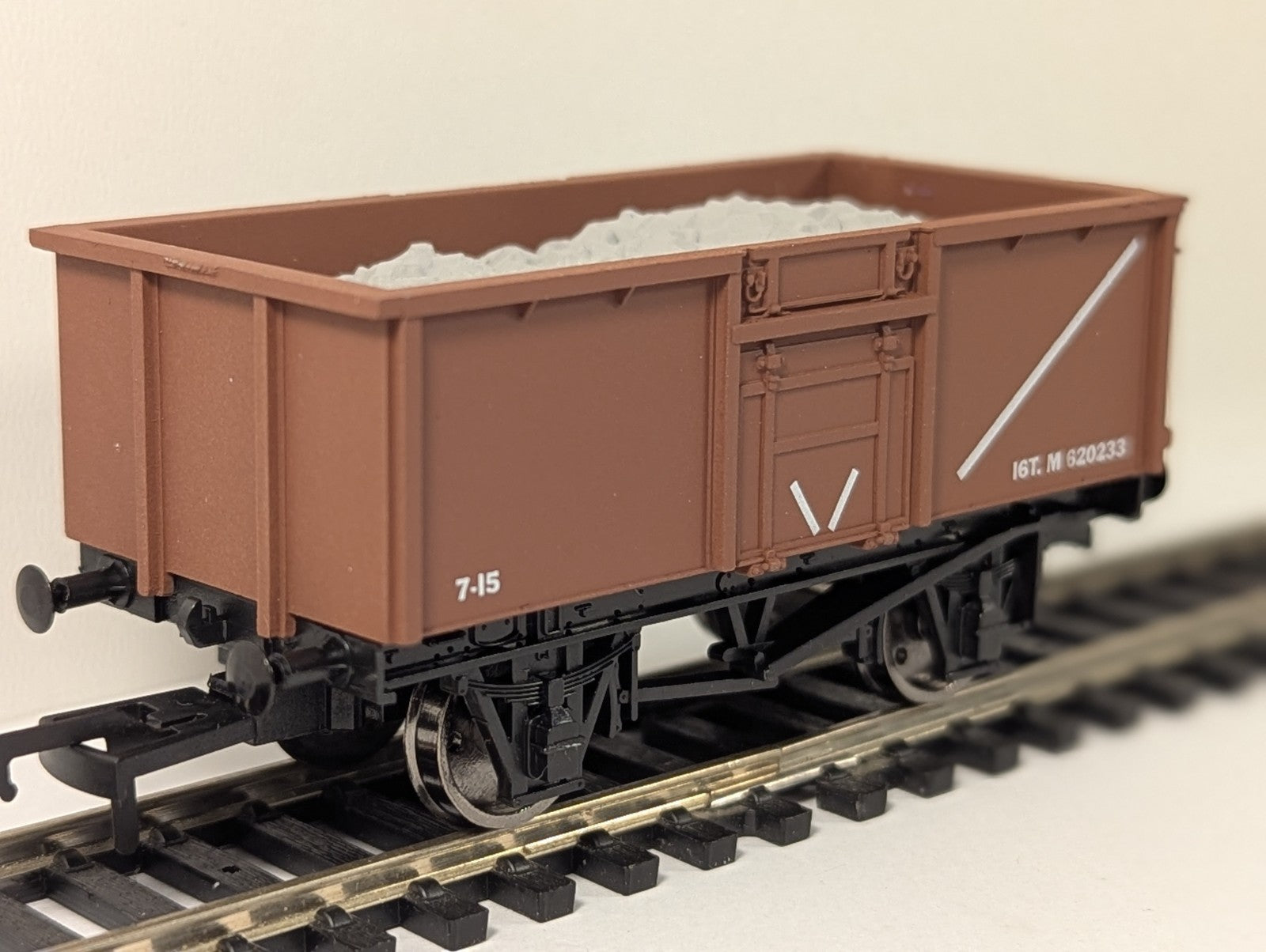 Dapol 4F-030-104 OO Gauge 16T Steel Mineral Wagon BR Bauxite