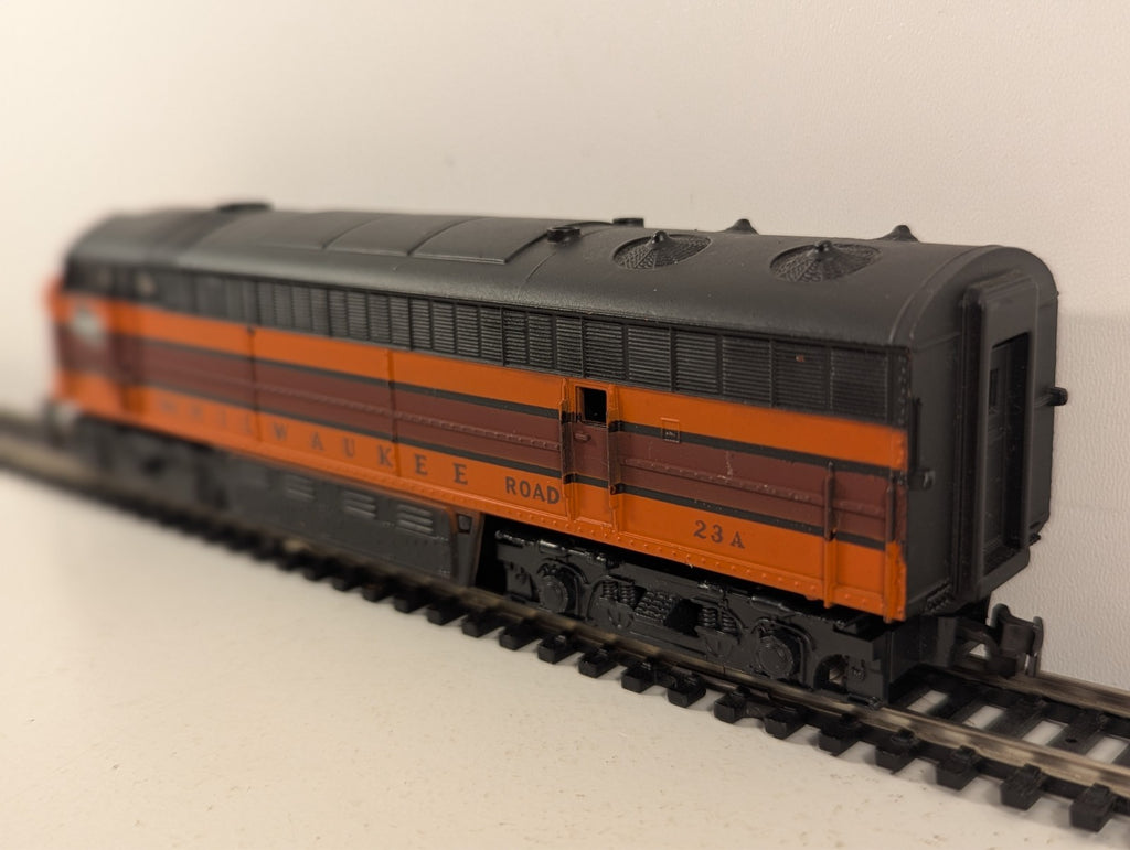 Tempo Fairbanks Morse C-Liner Diesel Dummy Locomotive - Missing Front Coupler