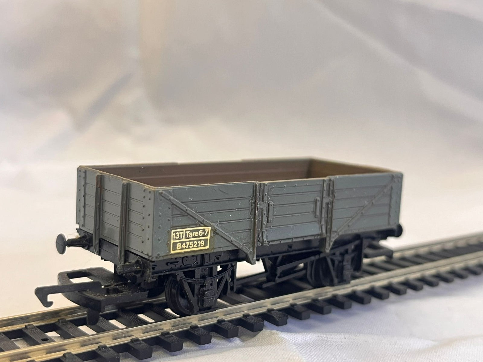 Peco OO Gauge 7 Plank Open Wagon Kit Built