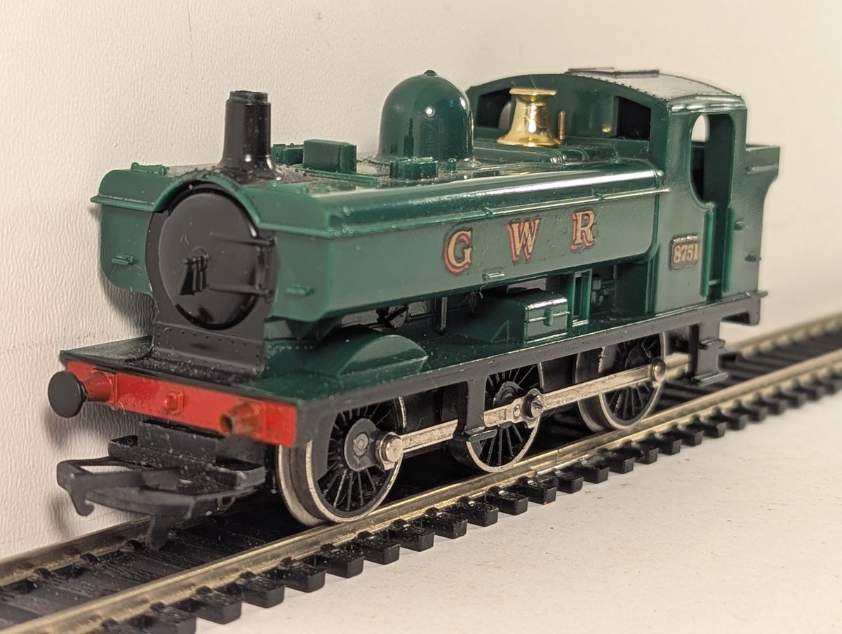 Hornby OO Gauge Class 57xx Pannier Tank Locomotive 8751 GWR Green R041