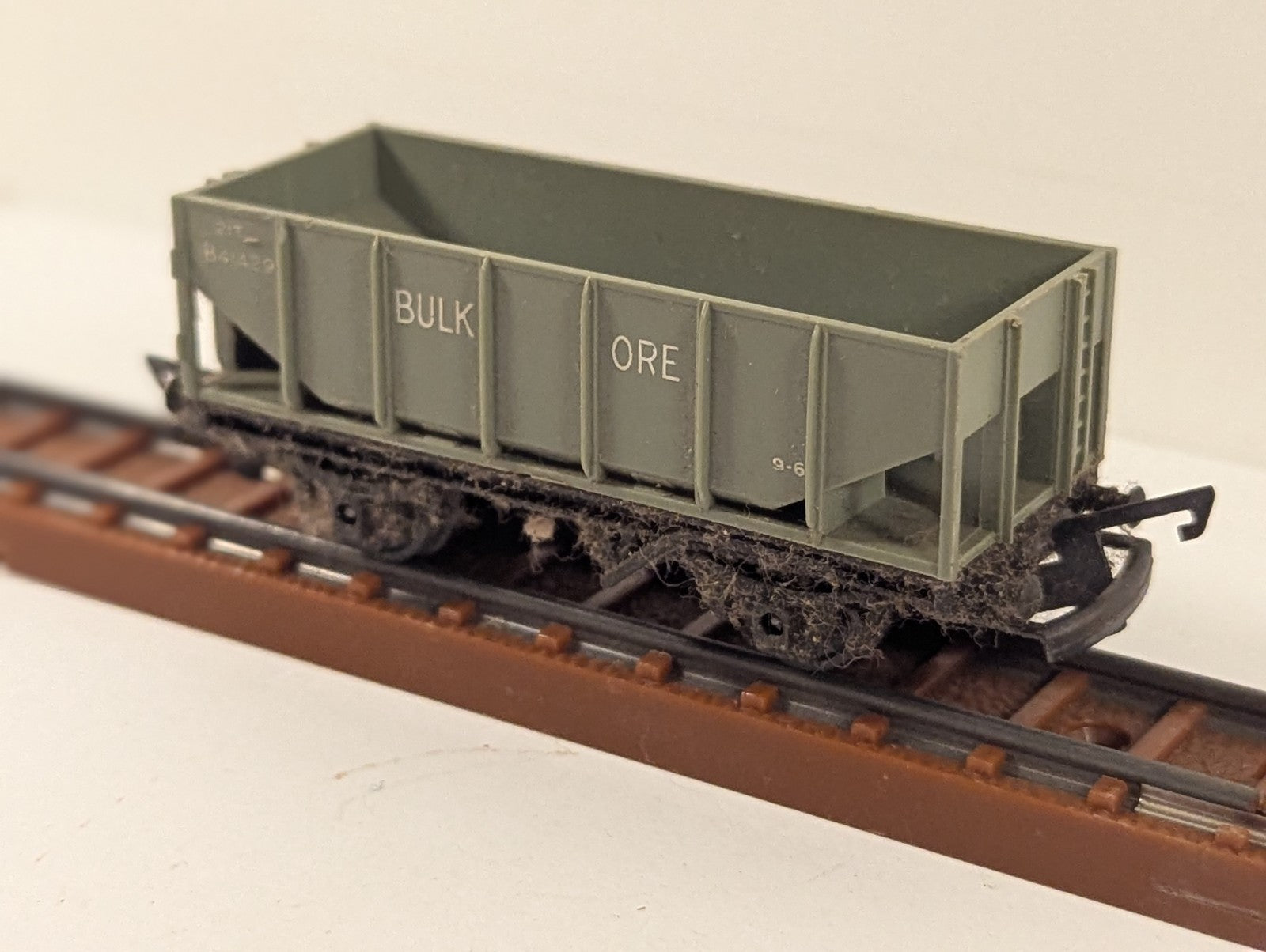 Tri-ang TT Gauge T274 21-Ton Bulk Ore Hopper Wagon