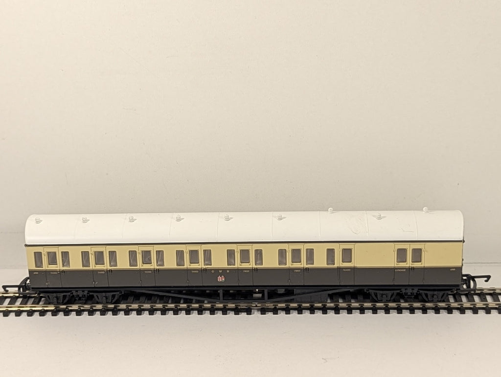 Hornby OO Gauge GWR Brake Third Coach Passenger Coach 6900