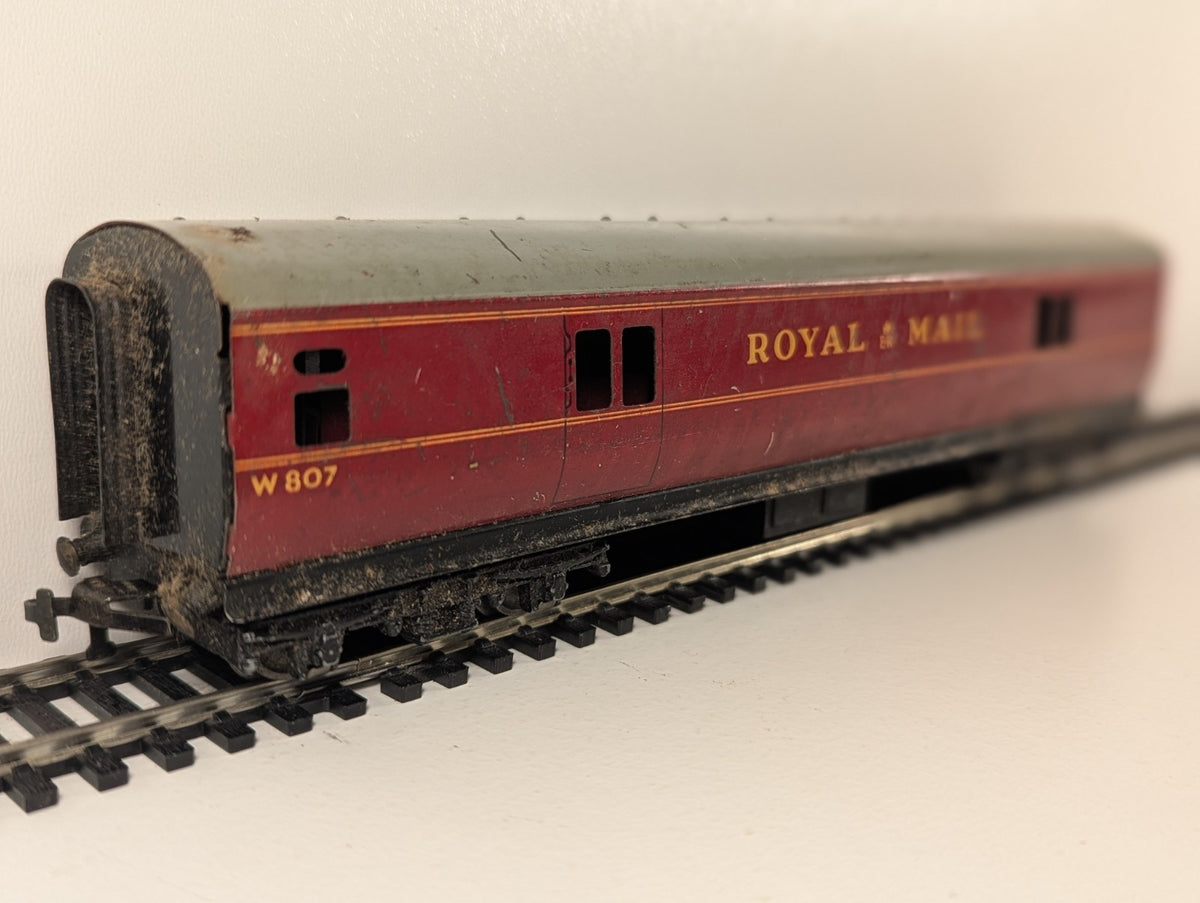 Hornby Dublo OO Gauge BR Mail Coach W807 – Maroon