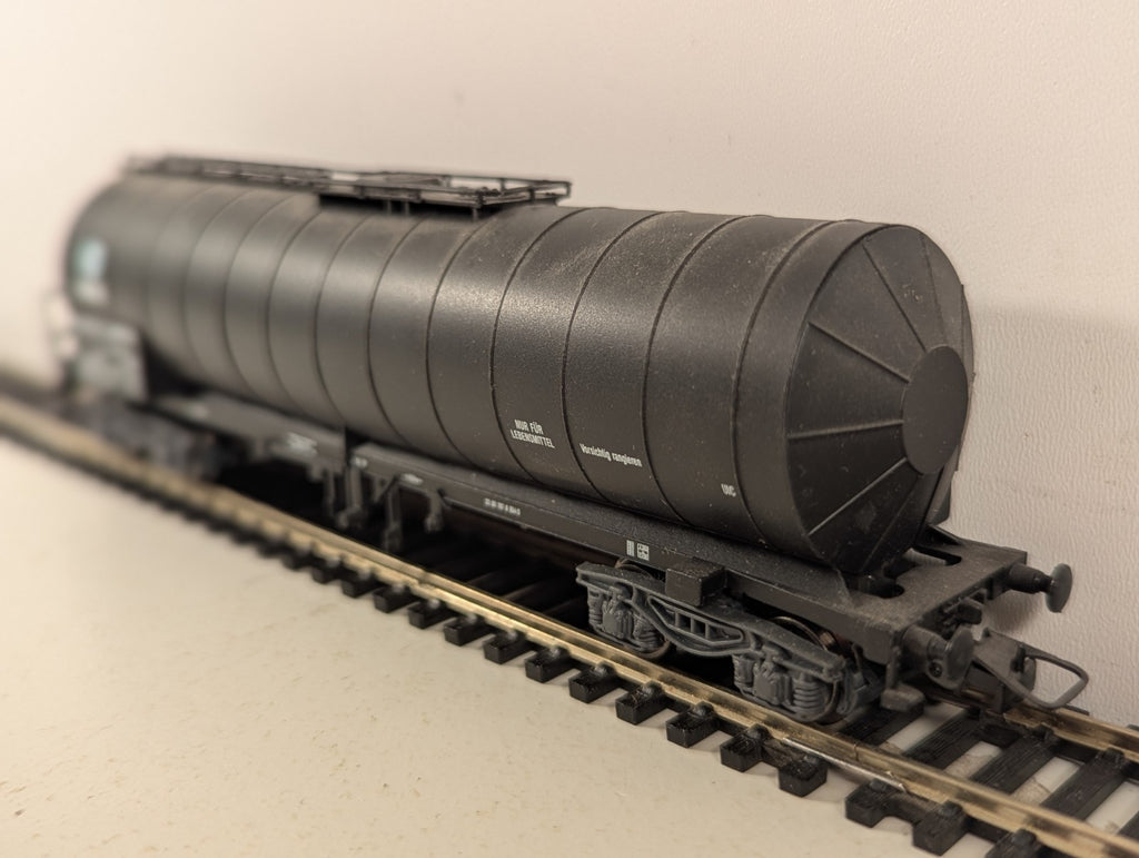 Jouef HO Gauge Citerne KVG Tank Wagon 33 80 797 8 554-3 KVG Black 6