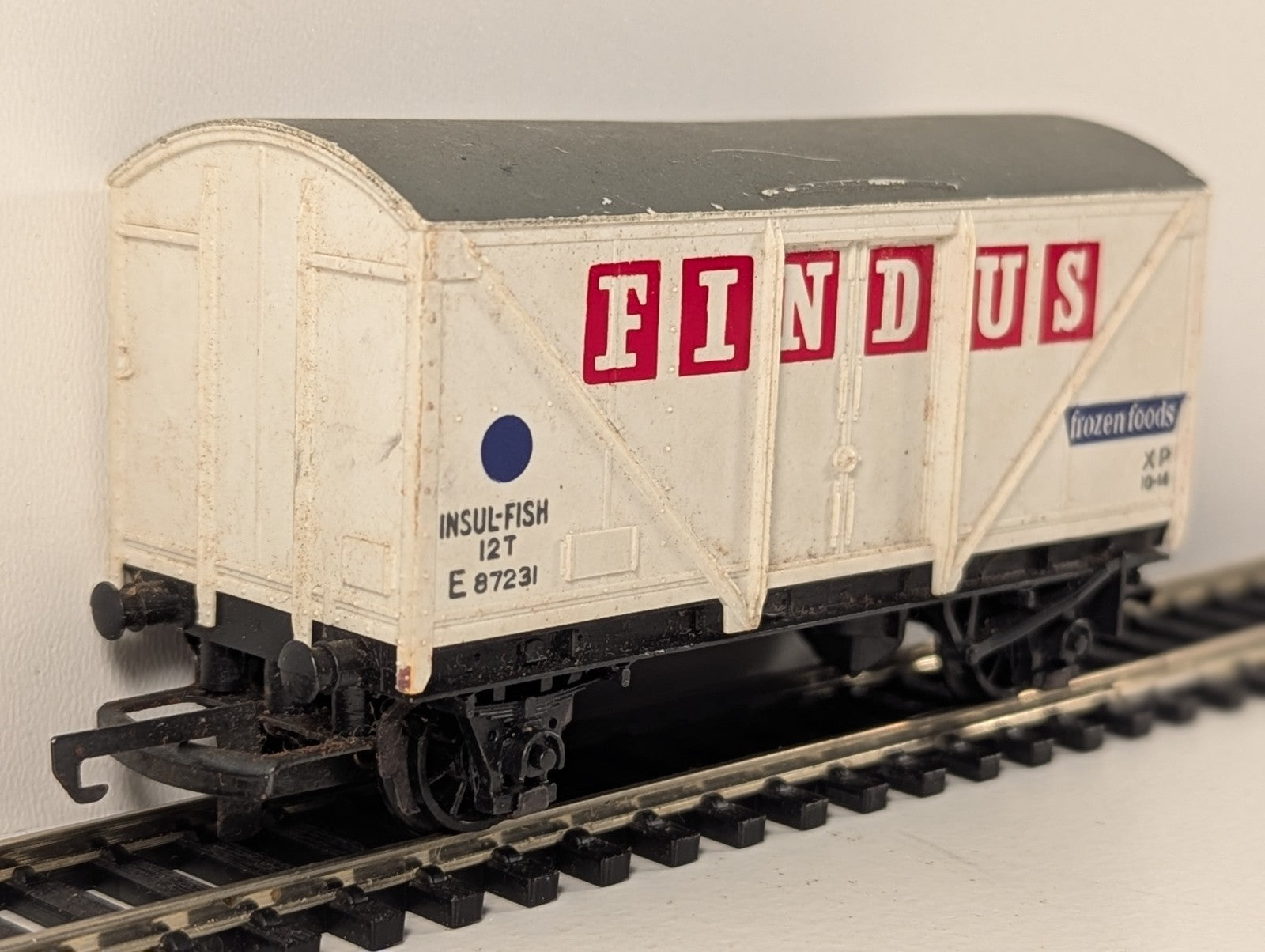 Wrenn W4300P OO Gauge Blue Spot Fish Van Wagon