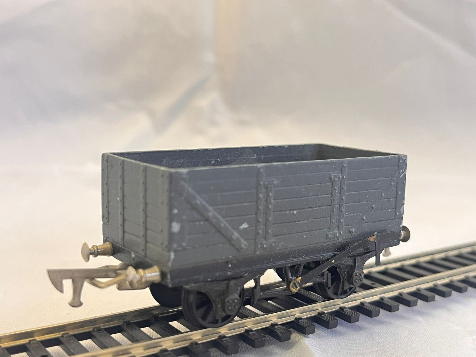 Graham Farrish 7 Plank Wagon Charcoal Finish