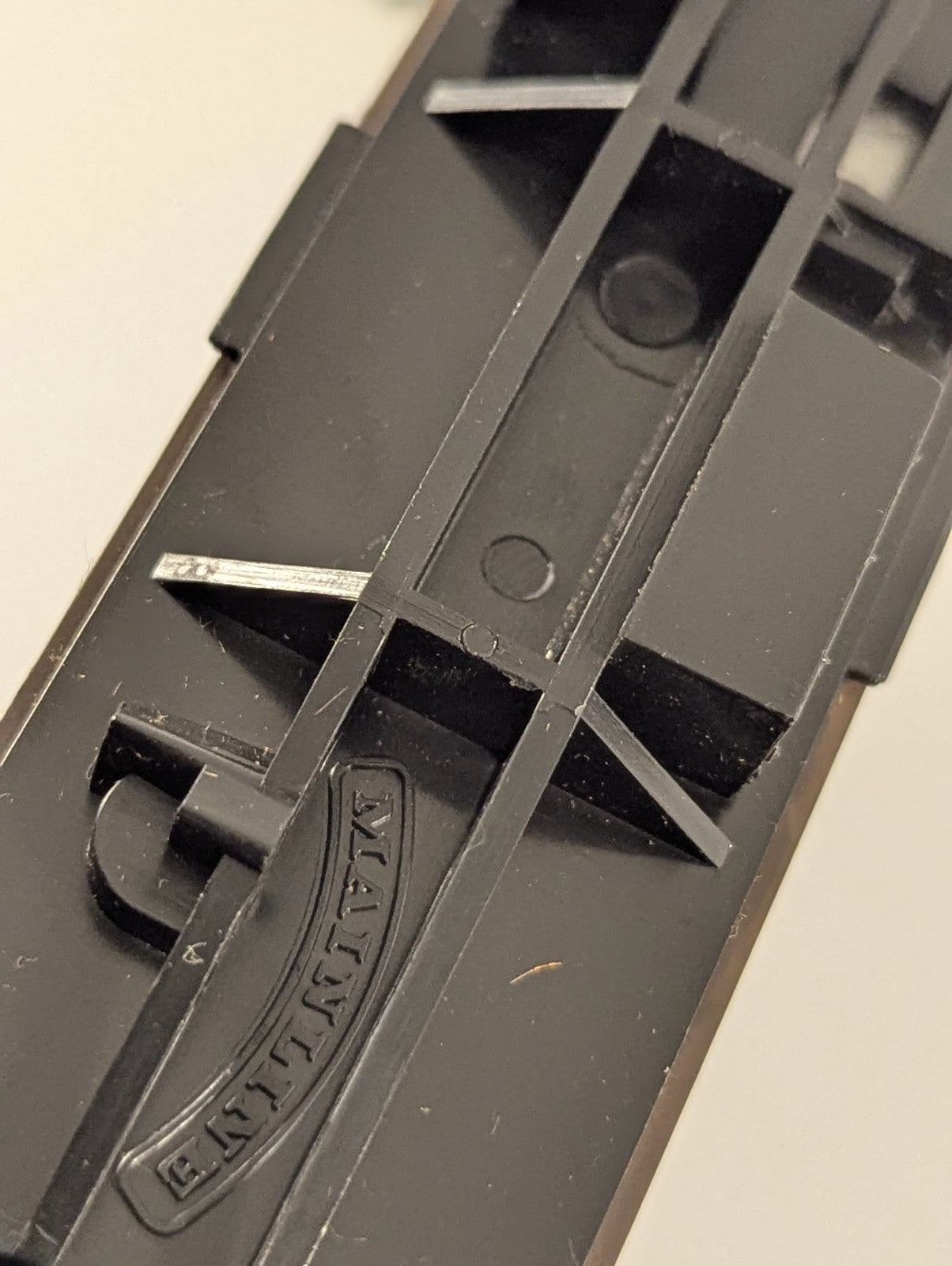 Mainline BR Mk1 Brake Second Corridor Coach OO Gauge