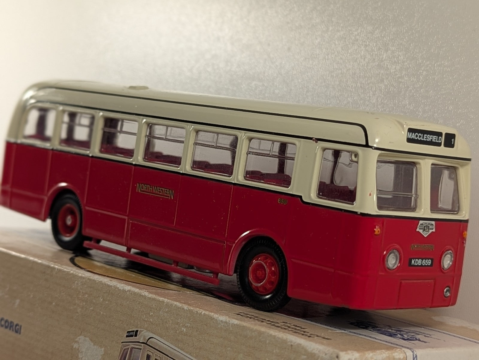 Corgi Classics 97364 Limited Edition 1:50 Scale Leyland Tiger Cub Bus - Boxed