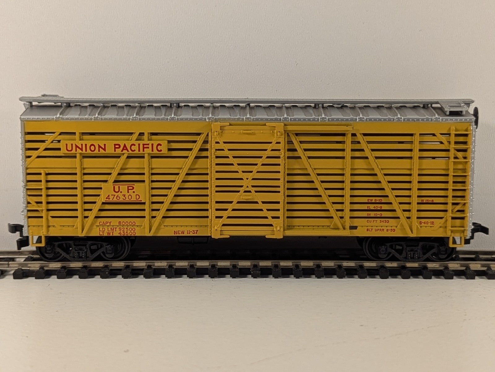 Walthers Trainline 931-1680 HO Gauge 40ft Stock Car