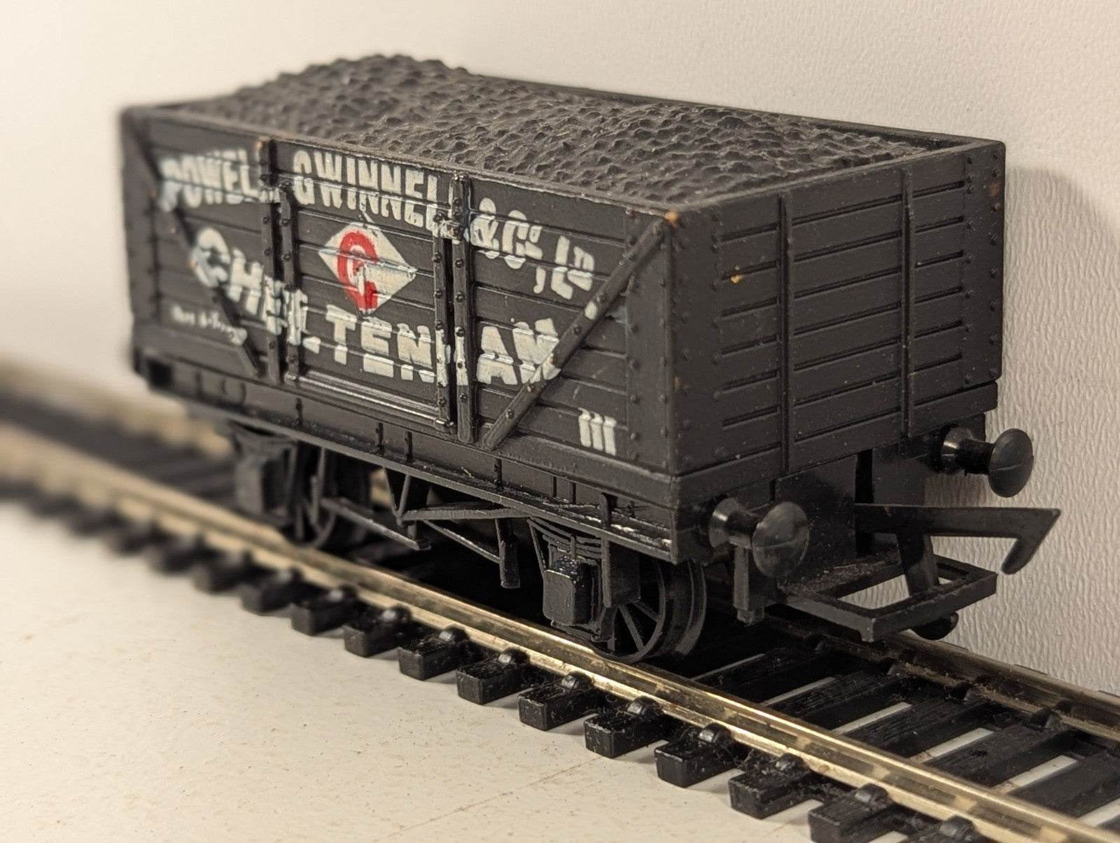 Graham Farish OO Gauge Powell Gwinnell & Co. Ltd 7 Plank Wagon Open