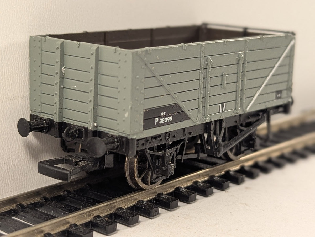 Bachmann OO Gauge 7-Plank Open Wagon Goods Wagon P 38099 BR Grey 37-061