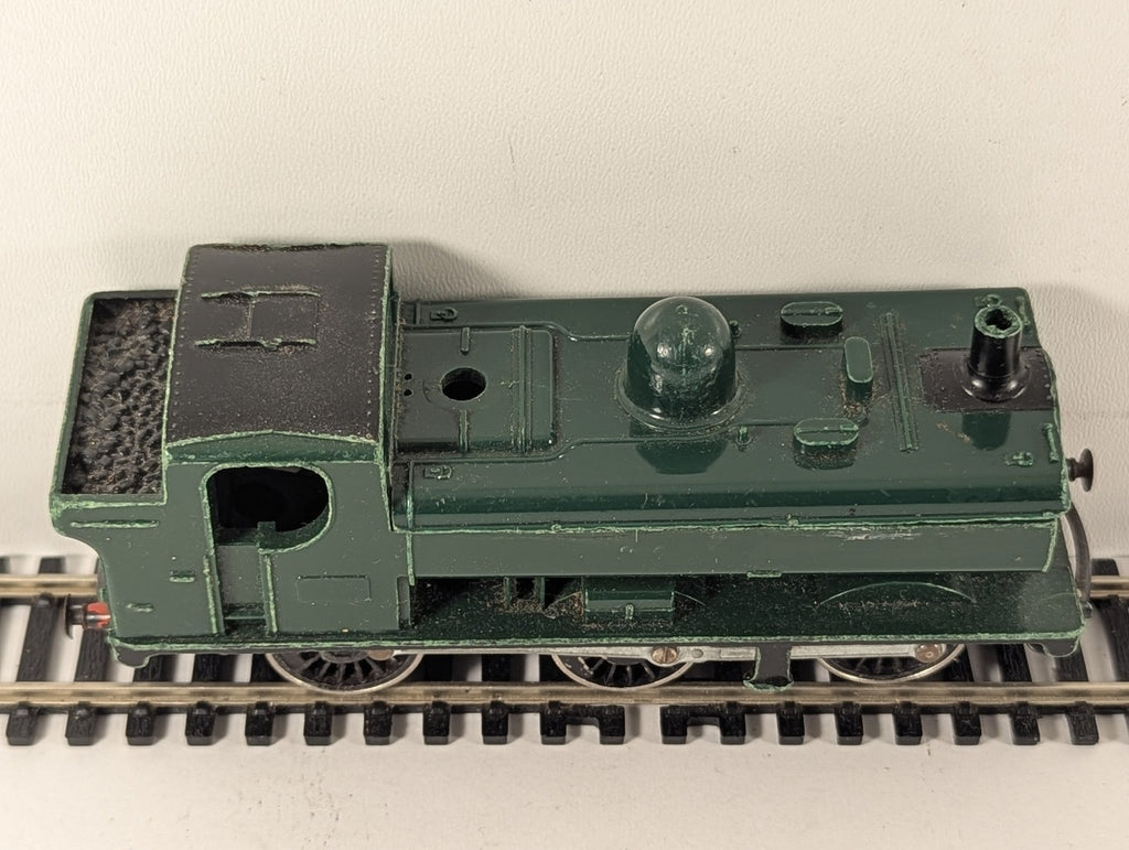 Hornby OO Gauge 0-6-0 Saddle Tank Locomotive Steam Locomotive Green