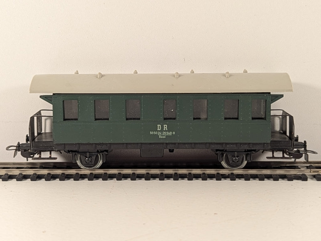 Piko HO Gauge Deutsche Reichsbahn Passenger Car Green