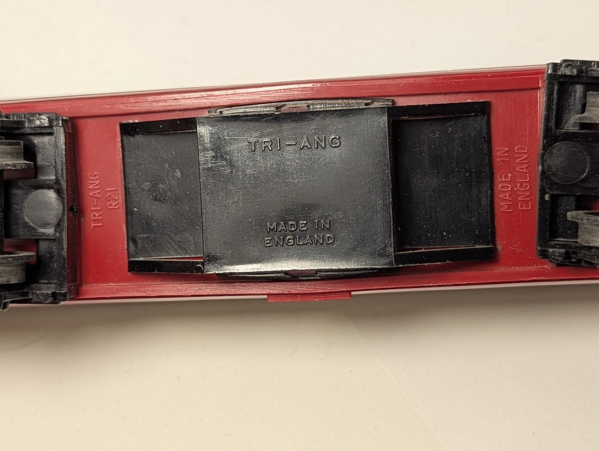 Tri-ang OO Gauge BR Short Composite Coach Passenger Coach M7071