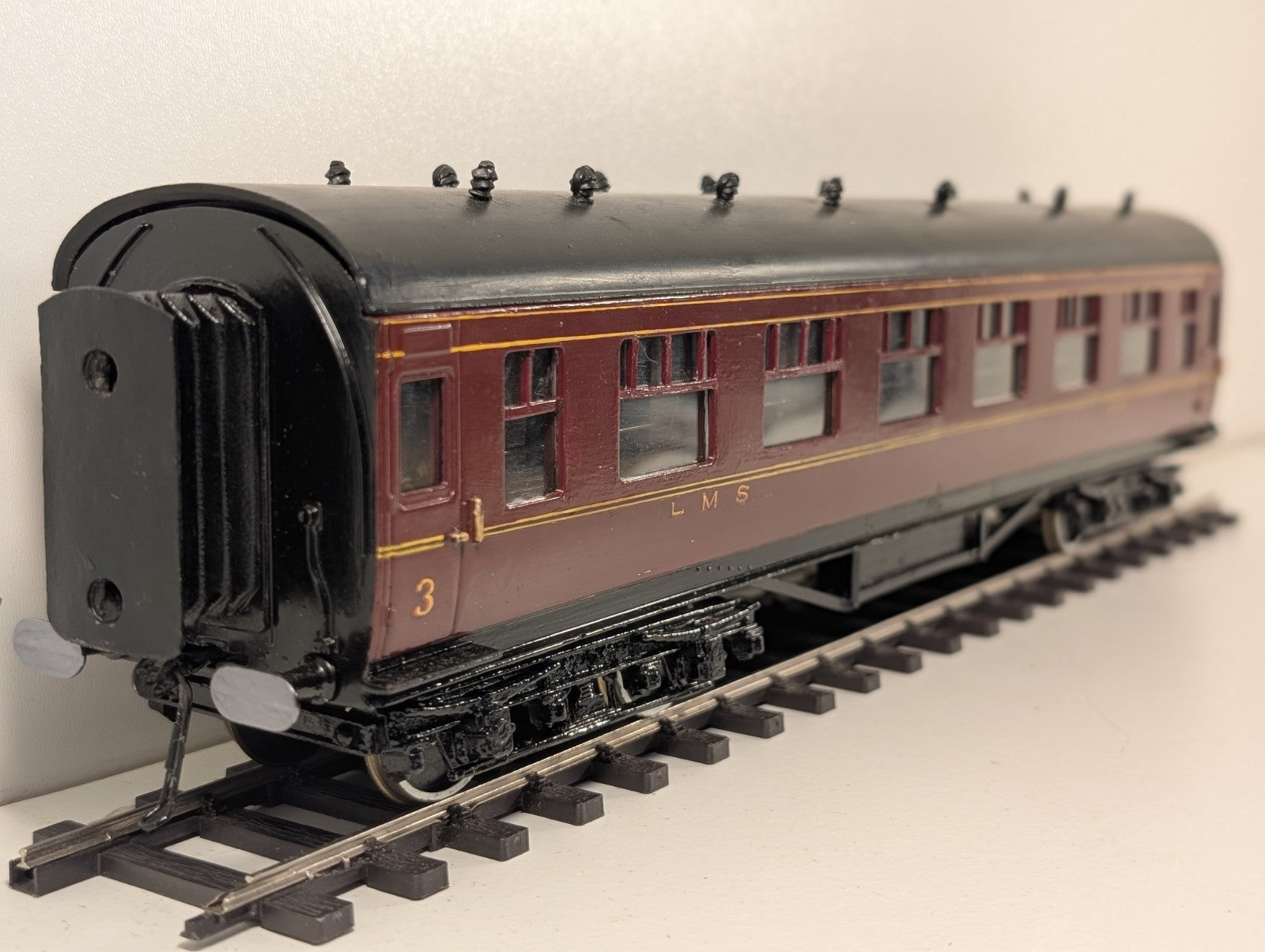 Leeds Company O Gauge Kitbuilt LMS Maroon 3rd Coach 8037