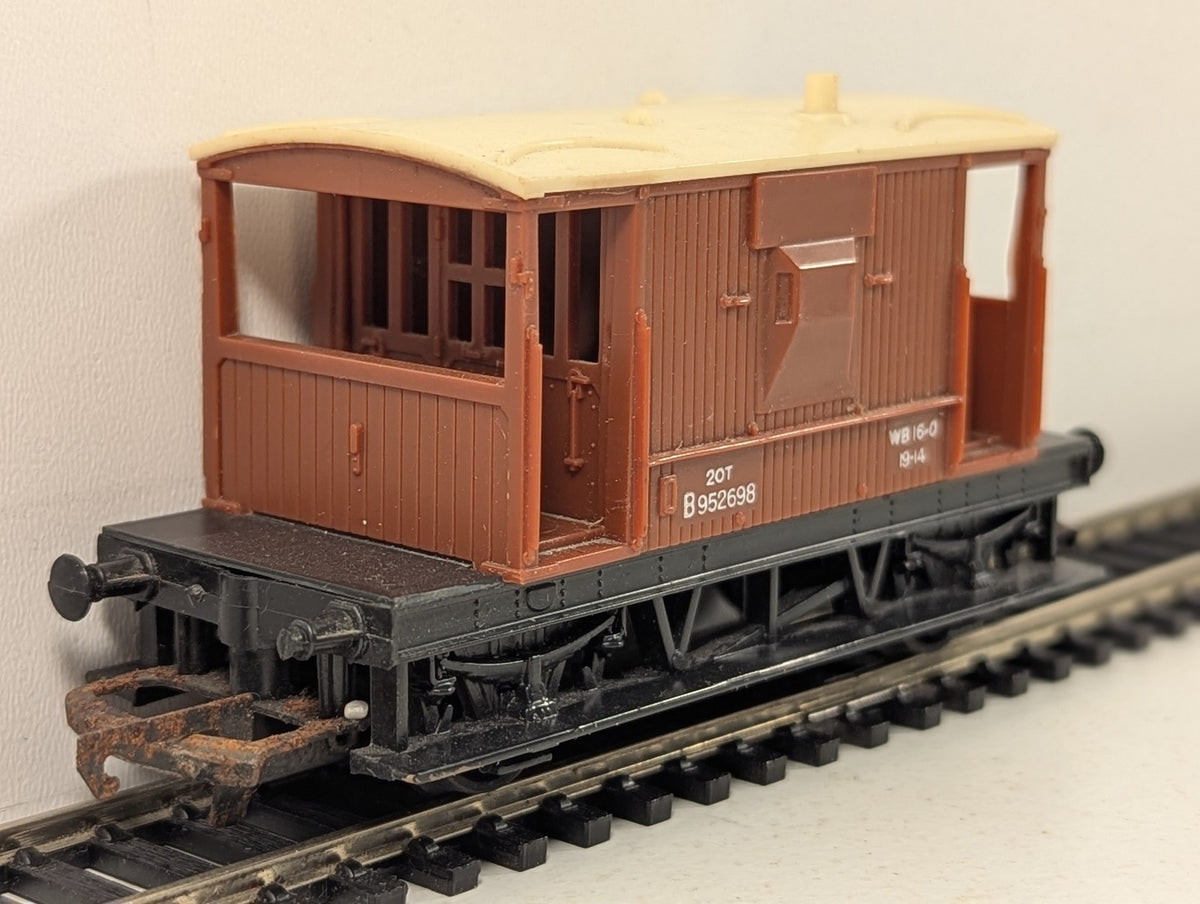 Tri-ang OO Gauge BR 20 Ton Brake Van Goods Wagon B952698 BR Bauxite R16
