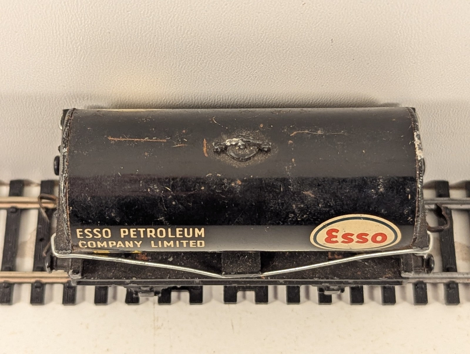 Hornby Dublo 4680 OO Gauge Esso Black Tank Wagon
