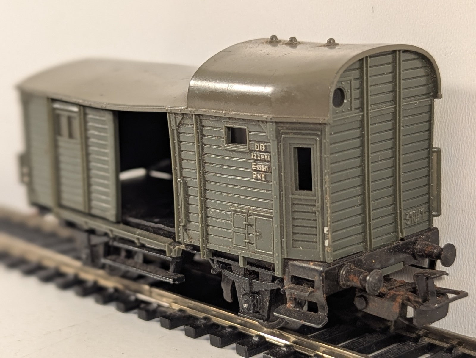Märklin 4600 H0 Gauge DB Freight Guard's Van - Damaged