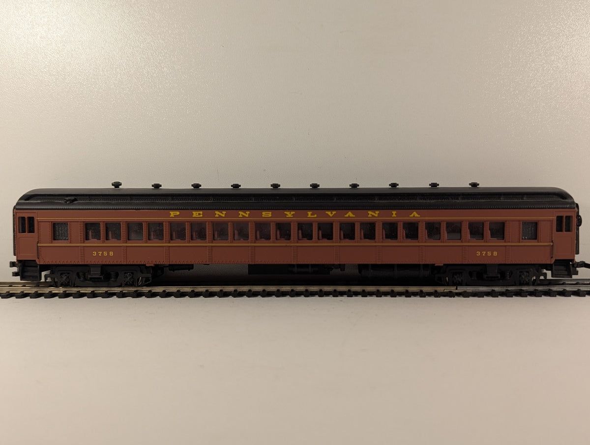 Bachmann HO Gauge Pennsylvania Railroad Heavyweight Coach Passenger Coach 3758