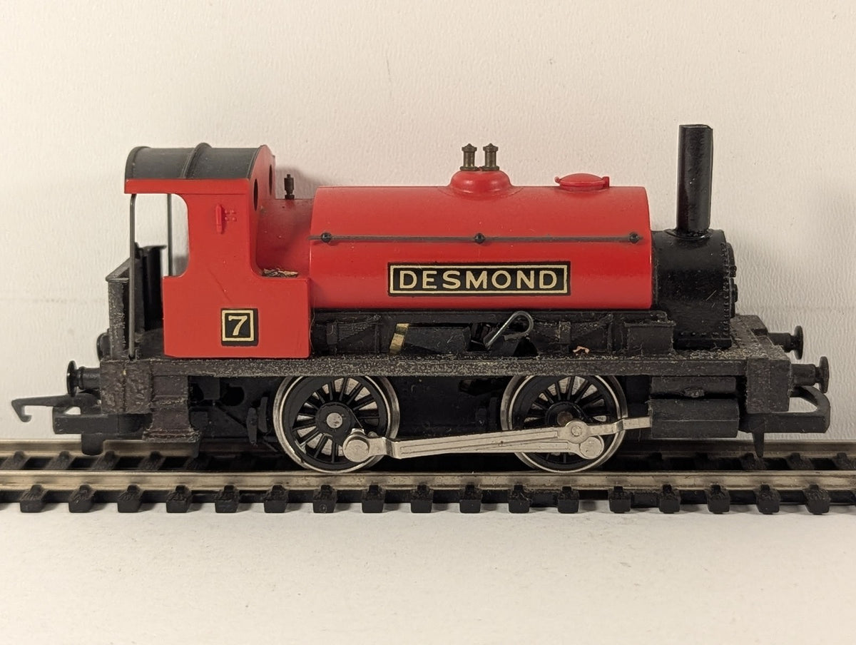 Hornby OO Gauge 0-4-0 Industrial Tank Locomotive 'Desmond' Steam Locomotive 7