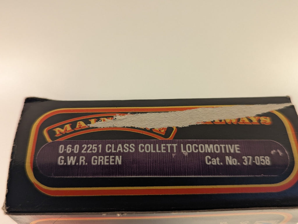 Mainline OO Gauge Collett Class 2251 0-6-0 Steam Locomotive 3205 GWR Green
