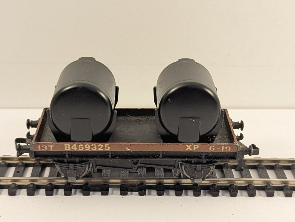 Tri-ang OO Gauge R125 BR Bauxite 1-Plank Wagon with Two Tanks B4593