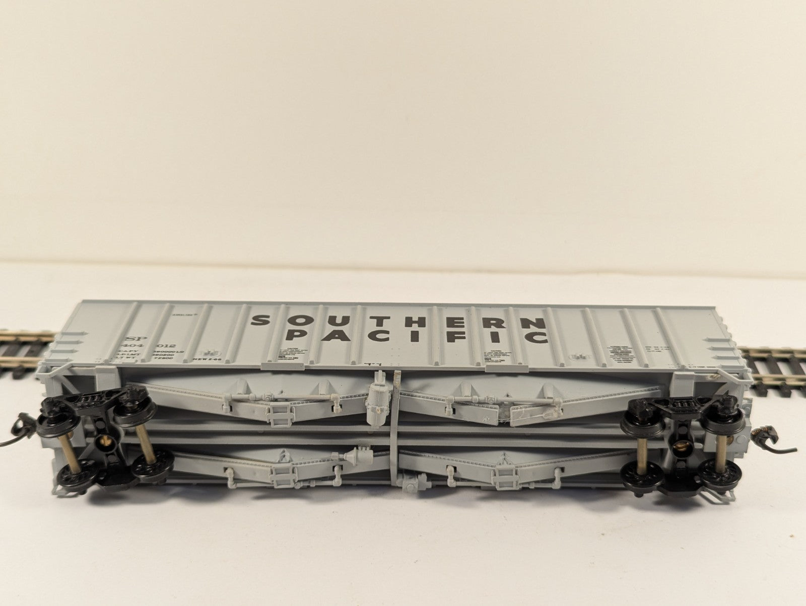 Roundhouse Products HO Gauge Southern Pacific Grey Covered Hopper Boxed
