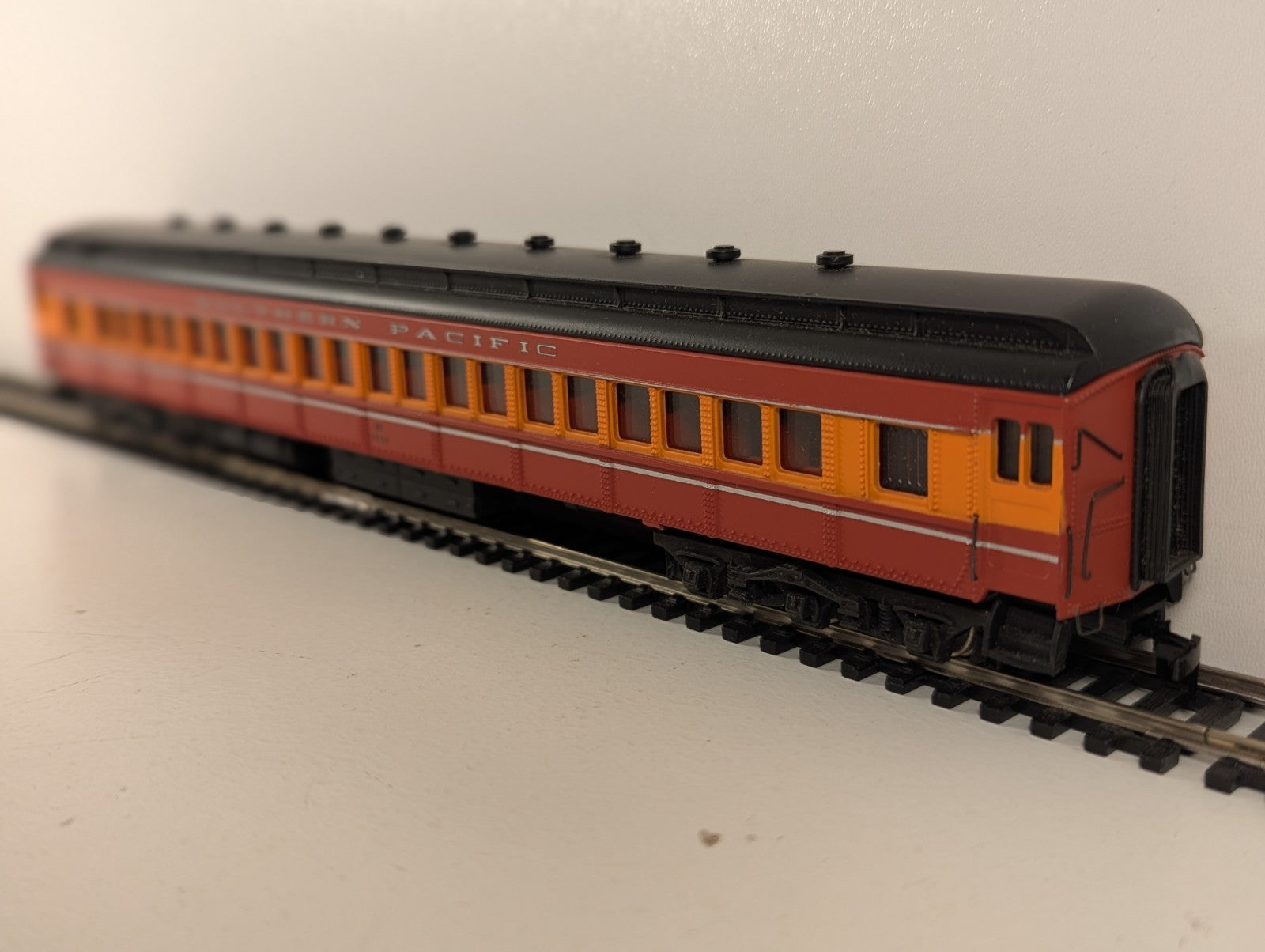 Bachmann Spectrum 89422 HO Gauge Southern Pacific Passenger Car - Boxed