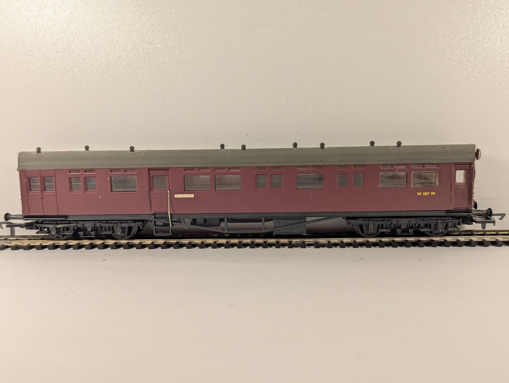 Airfix OO Gauge Collett Auto-Coach Passenger Coach W187W BR Maroon 54256-8