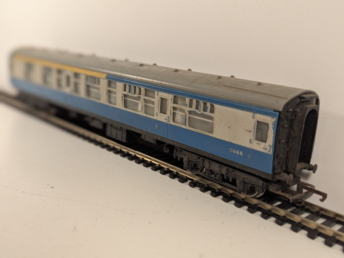 Tri-ang OO Gauge BR Blue MK1 Composite Corridor Coach (Chipped Paint)