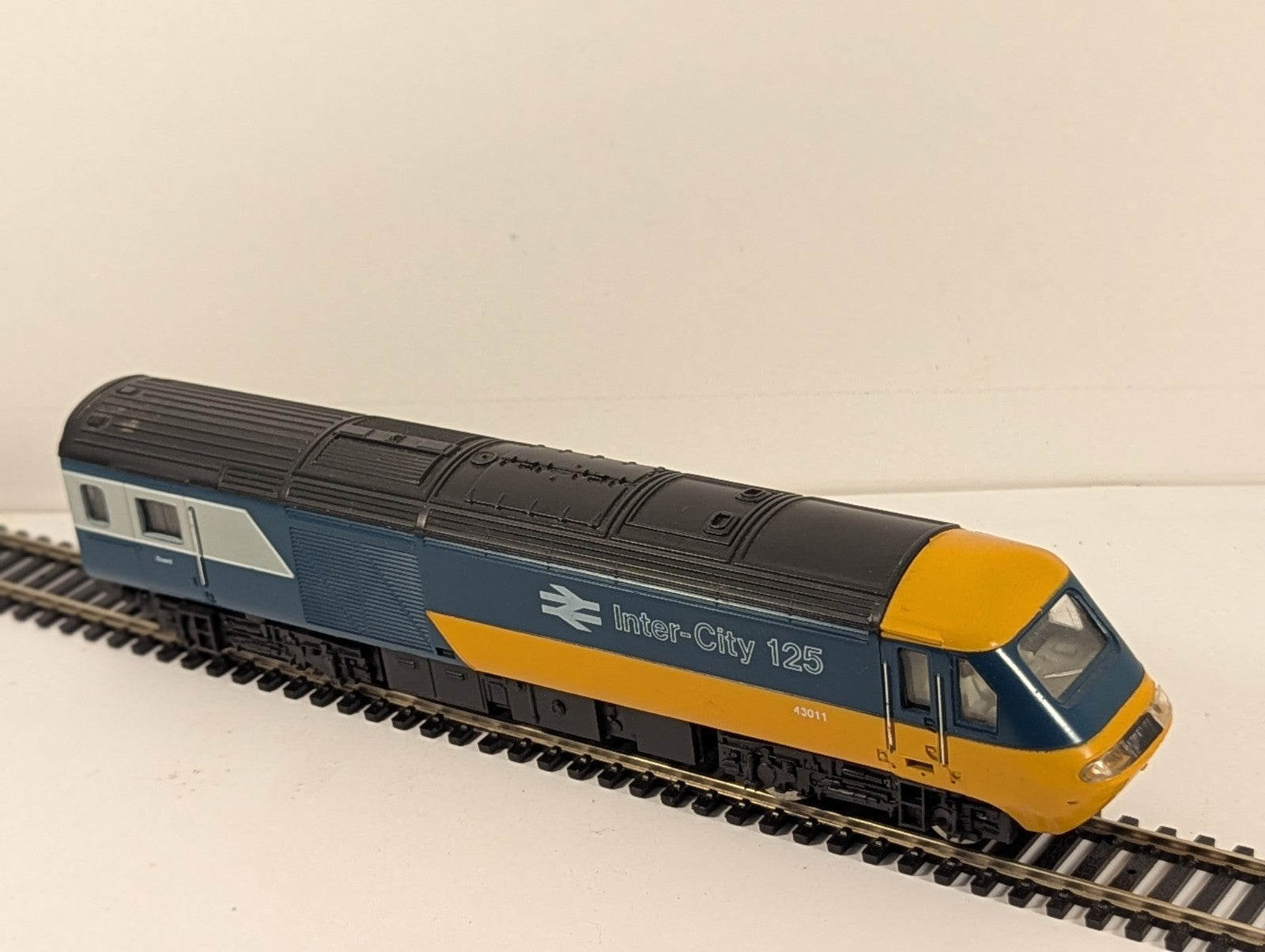 Hornby Gauge Class 43 HST Dummy Power Car 43011 BR Blue Livery