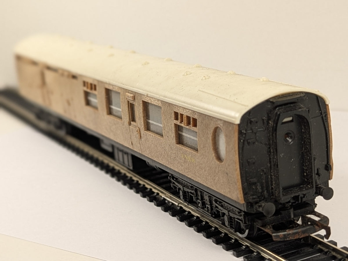 Hornby OO Gauge LNER Teak Brake 3rd Class Coach