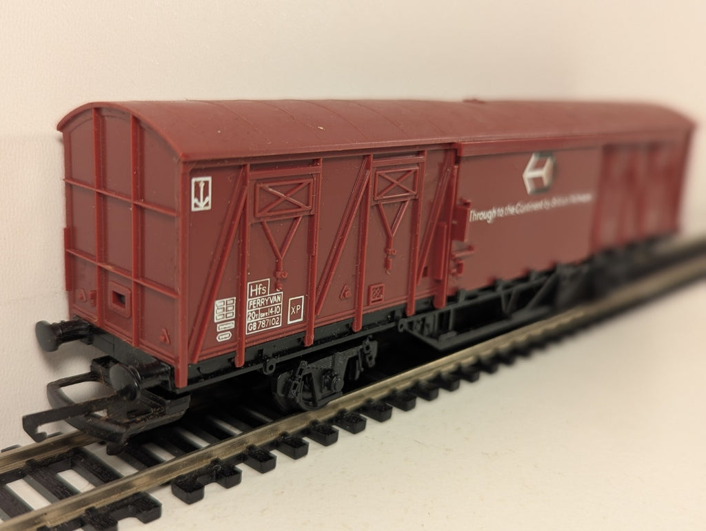 Tri-ang Hornby R738 OO Gauge Red BR Anglo-Continental Ferry Van