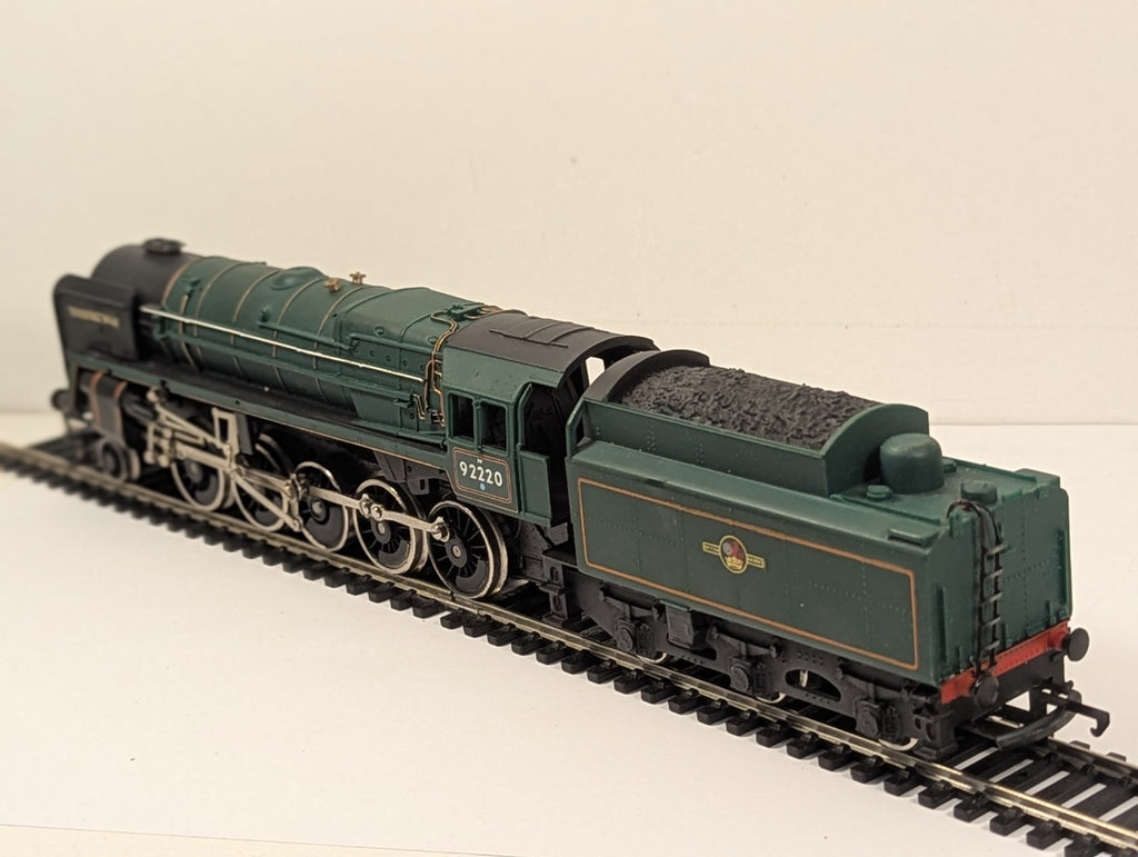Hornby Railways OO Gauge Class 9F 'Evening Star' Steam Locomotive 92220 BR Green