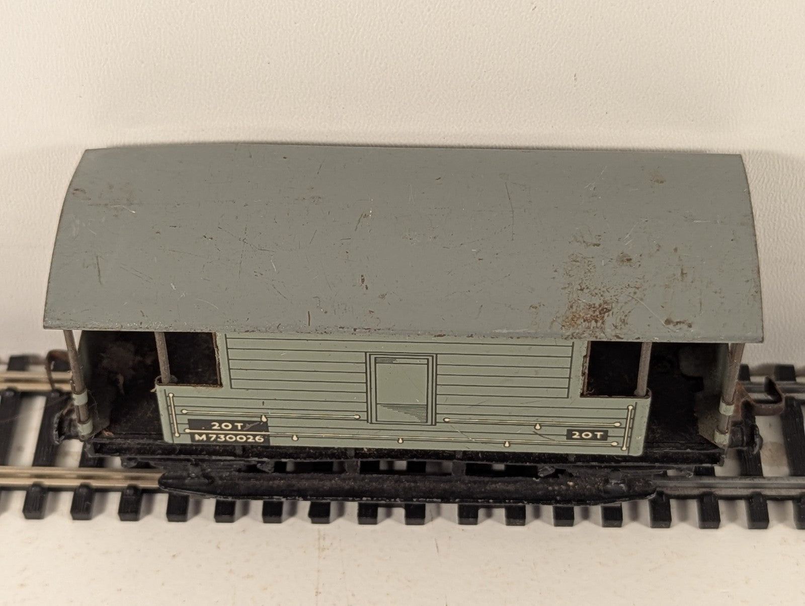 Hornby Dublo 32045 OO Gauge BR 20 Ton Brake Van
