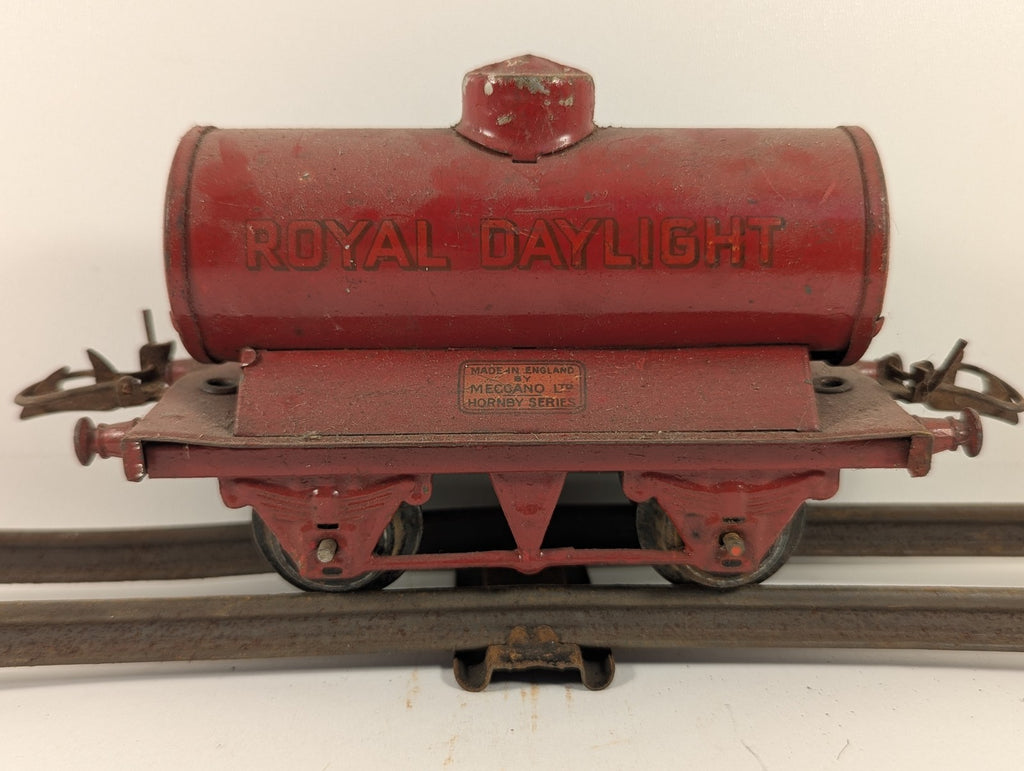 Hornby O Gauge Royal Daylight Petrol Tank Wagon Royal Daylight Red