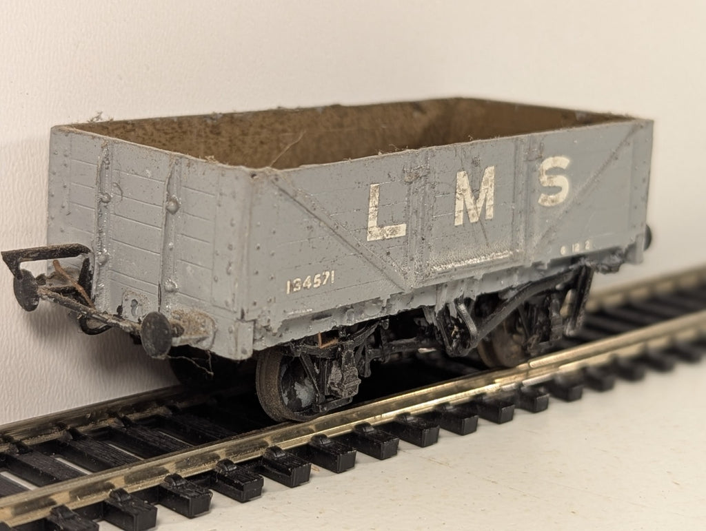 Kit-built OO Gauge LMS 5-Plank Open Wagon 134571 LMS Grey