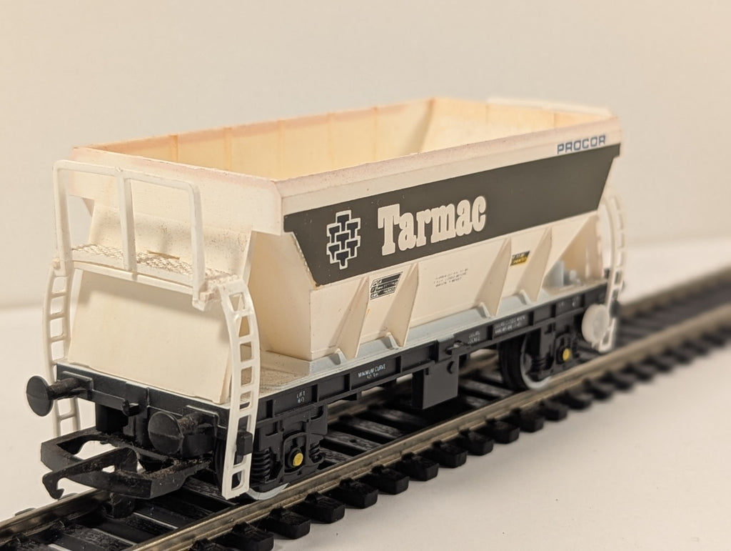 Hornby R013 OO Gauge PGA Tarmac Hopper Wagon