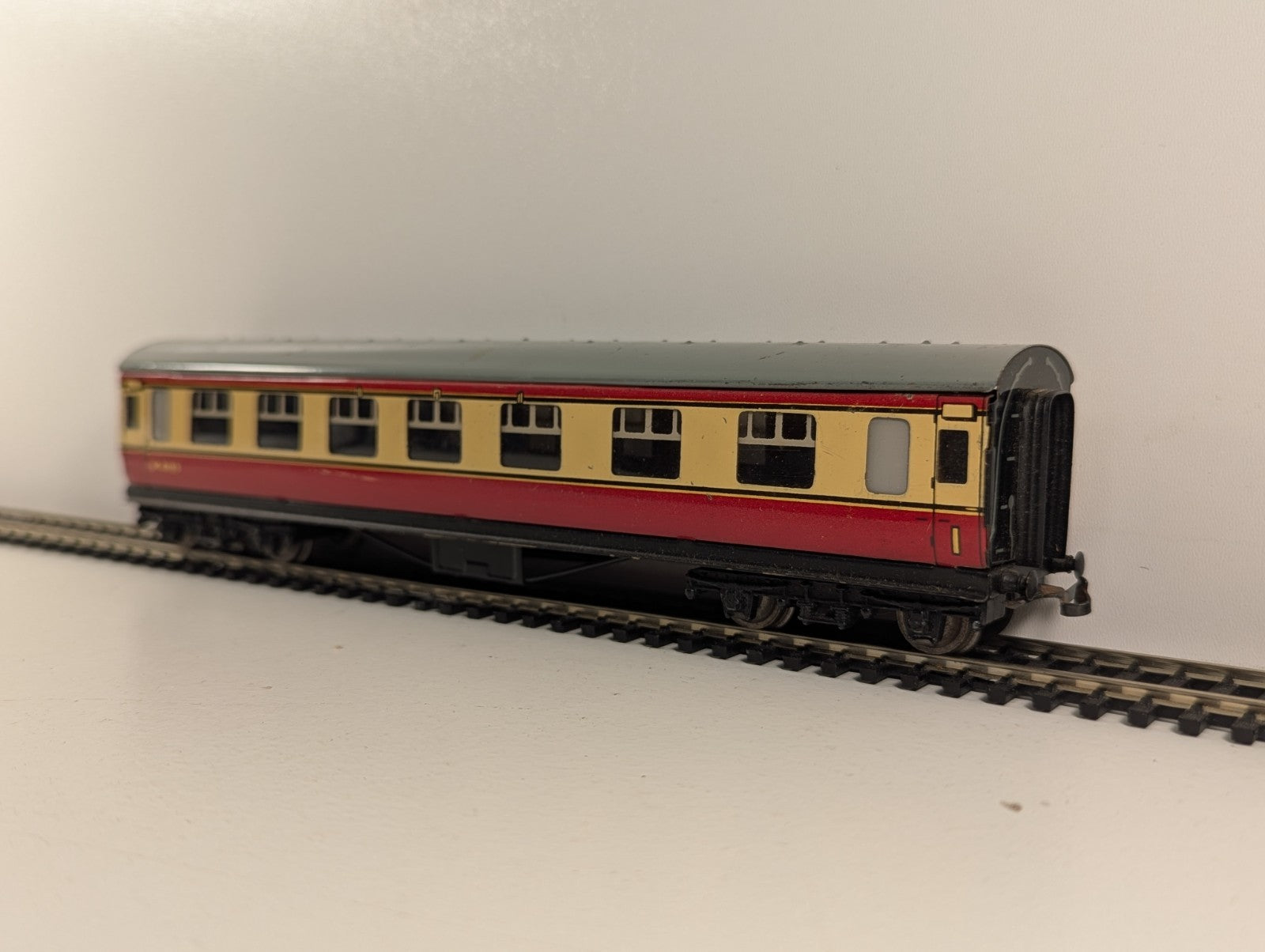 Hornby Dublo 32017 OO Gauge LMR D12 Corridor Coach - Boxed